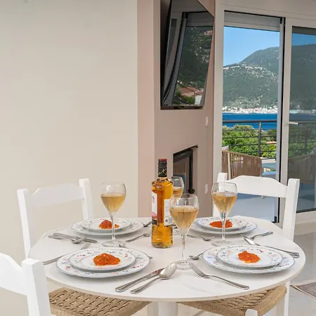 아파트 Melina's 카라보밀로스