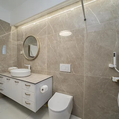 Melina's * 카라보밀로스