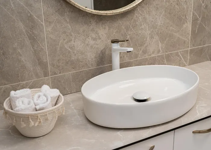 Melina's * Karavómilosz